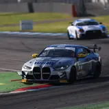 Diesen BMW M4 GT4 fahren Piana/Schrey