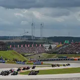 Die MotoGP startete am Sachsenring vor einer Rekordkulisse