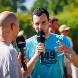 Moderator Lukas Gajewski im Interview mit Dennis Ullrich, ehemaliger ADAC MX Masters Champion
