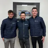 Nico Hantke, Teamchef Ron Moser und Denis Bulatov (v.l.) (Foto: Scherer Sport PHX)