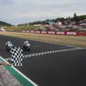Sieg im ersten Rennen geht an Rossi Moor