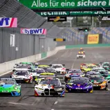 Start in das zweite Rennen auf dem DEKRA Lausitzring
