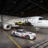 Rennwagen trifft auf Flugzeug: Der Ford Mustang GT3 von Fabio Scherer und der Jet im neuen DTM-Look