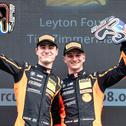 Die Sieger des Sonntagsrennens in Zandvoort: Leyton Fourie und Tim Zimmermann