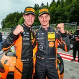 Die Tabellenführer von FK Performance Motorsport: Leyton Fourie und Tim Zimmermann