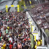Der Pitwalk (hier 2019) ist für die Fans ein absolutes Highlight