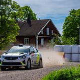 Bei ihrem ersten Einsatz mit dem ADAC Opel Rally Junior Team fuhr Claire Schönborn in Schweden in die Top-10