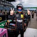 Großer Jubel bei Ben Dörr von McLaren-Team Dörr Motorsport