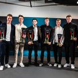 Night of the Champions: ADAC Ehrenpräsident Hermann Tomczyk, Tim Zimmermann, Lryton Fourie, Salman Owega, Finn Wiebelhaus, Simon Birch, Leo Pichler und ADAC Vorstand Dr. Dieter Nirschl (v-l)