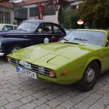 „Buckelvolvo“ neben Saab Sonett III: Am 18. Oktober können Besucher beim rollenden Museum Alltagshelden vergangener Tage und echte Raritäten hautnah erleben