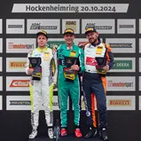 Trophy-Podium Rennen 2 am Sonntag