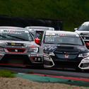 Action pur: Rad-an-Rad-Duelle in der ADAC TCR Germany