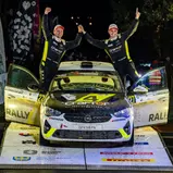 Gewinnertypen: Calle Carlberg und Jørgen Eriksen feiern den Sieg beim JERC-Finale in Polen