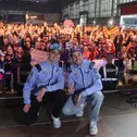 Fermin Aldeguer und Alex Marquez erlebten eine großartige Kulisse in der Karthalle (l-r)