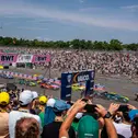 Für die DTM-Stars geht es auf dem Norisring immer wieder an der berühmten Steintribüne vorbei
