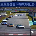 Piloten aus zwölf Nationen starten im ADAC GT Masters