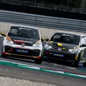 Florian Vietze vor Tim Rölleke (Tourenwagen Junior Cup)