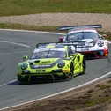 Die Titelverteidiger Michael Ammermüller (v.) und Christian Engelhart starten 2021 für verschiedene Porsche-Teams