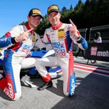 Vom letzten Startplatz nach ganz vorne: Finn Zulauf (links) und Felix Hirsiger (rechts) im zweiten Rennen des ADAC GT Masters