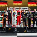Das Podium: Leyton Fourie, Tim Zimmermann, Juliano Holzem, Sandro Holzem, Emil Gjerdrum, Max Reis (v.l.)