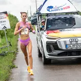 Statt einer klassischen Ziellinie gibt es das sogenannte Catcher Car (Foto: Marc Conzelmann / Wings for Life World Run)