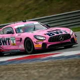Der Mercedes-AMG GT4 von BWT Mücke Motorsport wieder in pink