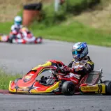 Tim Tröger gewinnt ein KZ2-Rennen
