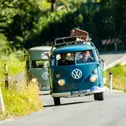 Clemens Grauff und Matthias Gille in einem 1966er VW Doppelkabine gewannen die Wertung der entspannten Oldtimer-Wanderung