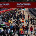Beim Pitwalk können die Fans den Rennställen bei der Vorbereitung zuschauen