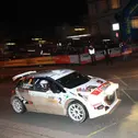 Große Kulisse: Christian Riedemann im Peugeot 208 T16 R5