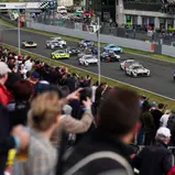 Die Zuschauer sahen im ersten ADAC GT Masters Rennen des Jahres eine tolle Show
