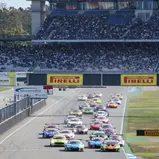 Das ADAC GT Masters startet mit einem Feld von 33 Fahrzeugen