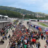 Bereits am Donnerstag pilgerten die Fans in Strömen an die Strecke