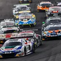 46 Fahrer von 13 Teams starten in 23 Supersportwagen 