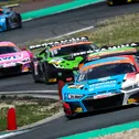 Van der Linde und Niederhauser in ihrem Audi R8 LMS