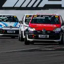 Julian Konrad, Mike Müller und Finn Niklas Wollnik lieferten sich im ersten Lauf des ADAC Tourenwagen Junior Cup einen spannenden Dreikampf (Foto: ADAC Tourenwagen Junior Cup)