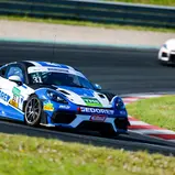Dritter: Der Porsche von AVIA W&S Motorsport