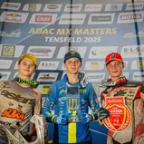 Tageswertung beim ADAC MX Junior Cup 125ccm v.l.n.r.: Dean Gregoire ( Niederlande / KTM / Schmicker Racing ), Jarne Bervoets ( Belgien / Yamaha / TEAM MJC‐YAMAHA‐MONSTER ENERGY ) und Ian Ampoorter ( Belgien / GasGas / F4E GASGAS JUNIOR RACING TEAM )
