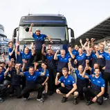 Großer Jubel bei Emil Frey Racing über den Titel „DTM Trucker of the Year“