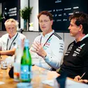 Wolfgang Dürheimer, Ola Källenius, Toto Wolff (Foto: Wolfgang Wilhelm)