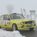 Olaf Müller liegt im BMW 320is auf dem vierten Masters-Rang