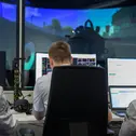 Die Ausbildung erfolgt unter anderem im Simulator der Audi Formula Racing GmbH in Neuburg (Foto: Audi)