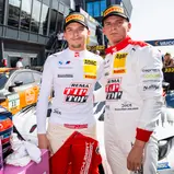 Die Zweitplatzierten Sandro und Juliano Holzem von Schubert Motorsport haben das Rennen lange angeführt