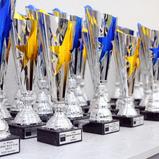 Strahlende Pokale beim ADAC Kart Bundesendlauf
