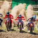 Bei Sommerhitze boten die Fahrer des ADAC MX Masters in Möggers spannende Rennen