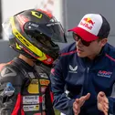 Stefan Bradl (hier mit Jason Rudolph) nahm sich für jeden Sportler Zeit (c) Markus Toppmöller