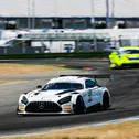 Götz teilt sich das Cockpit des Mercedes-AMG GT3 Evo mit Petru Umbrarescu