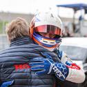 Der Däne lässt sich von seinem Team feiern
