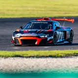 Im 640 PS starken Schaeffler-Innovationstaxi ging es über den Dekra Lausitzring