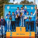 Das Meisterschafts-Podium der Seitenwagen (v.l.): Adrian Peter/Joel Hoffmann, Tim Prümmer/Jarno Steegmans, Lukas Erlecke/Leon Freygang